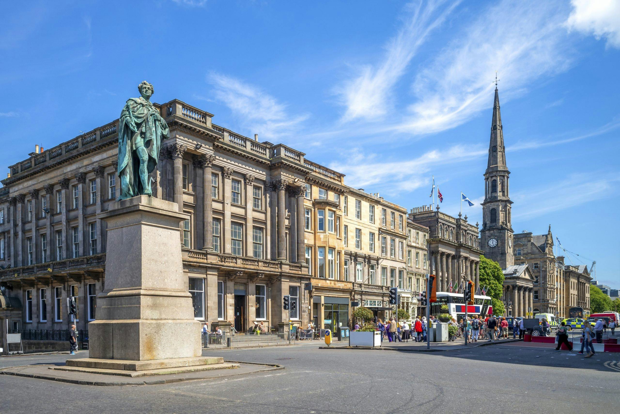 gettyimages 1005922632 reisetips edinburgh shopping